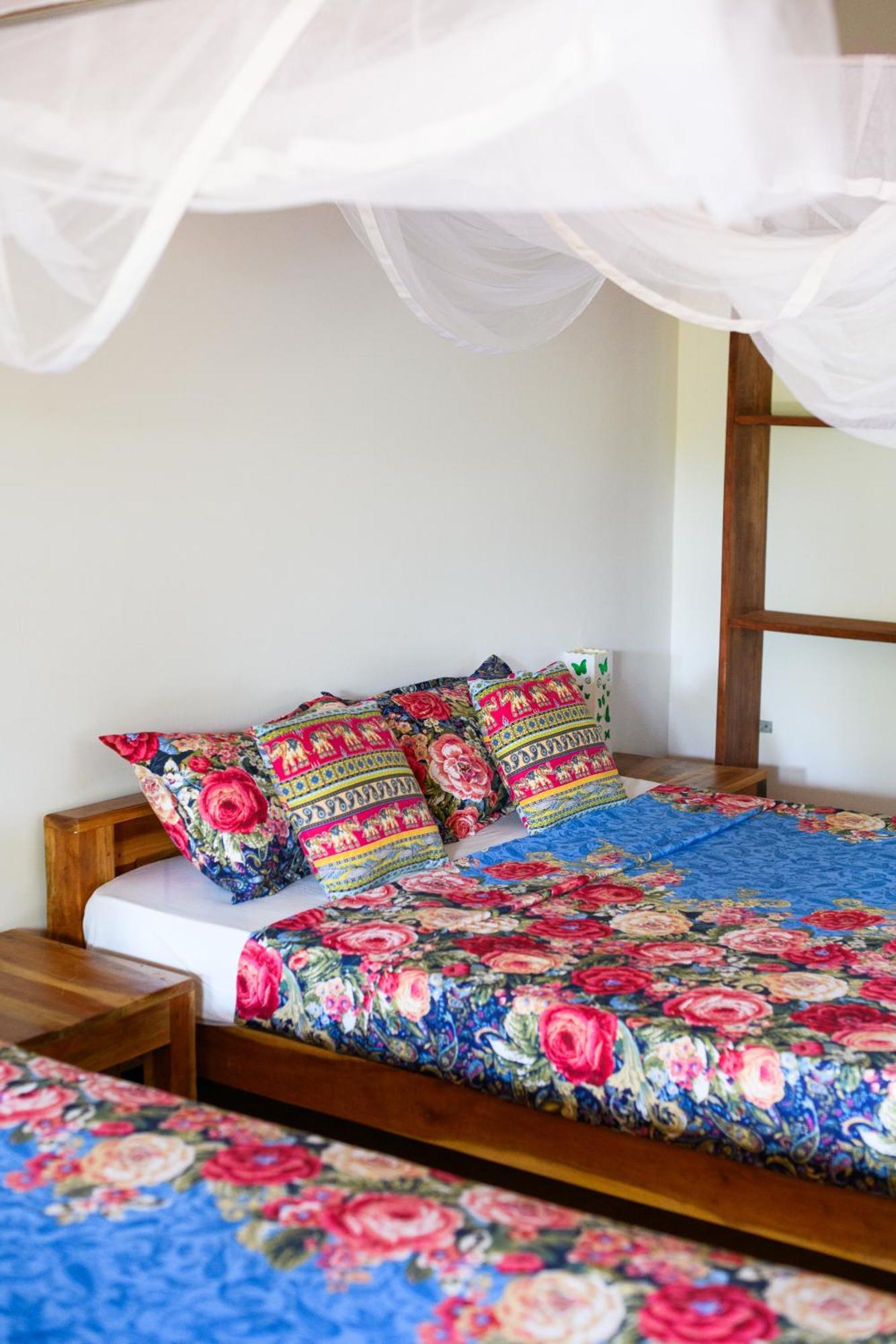 Relax Beach House Tangalle Buitenkant foto