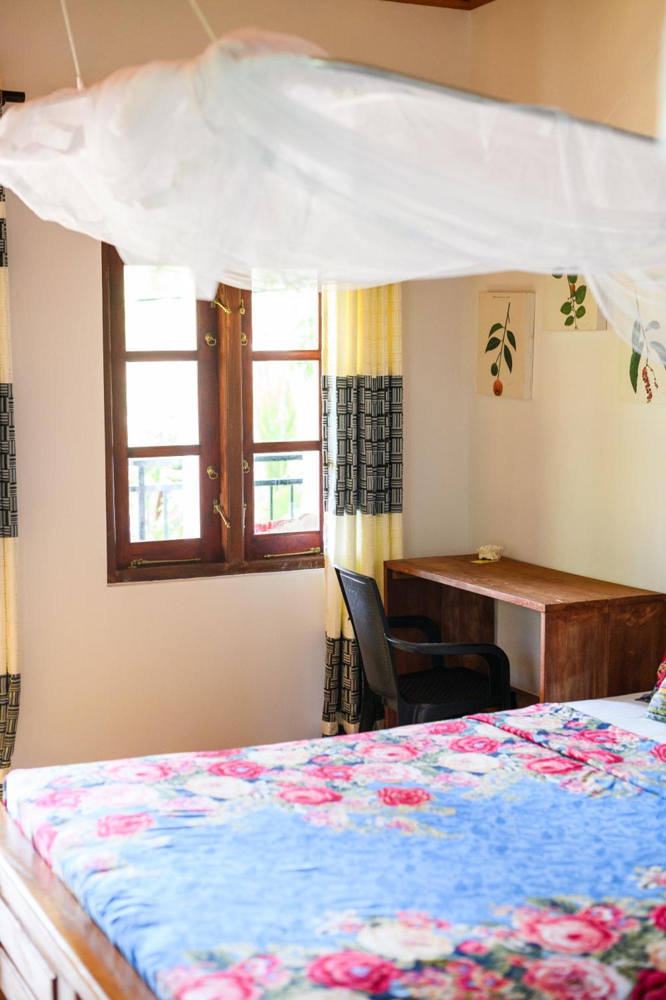 Relax Beach House Tangalle Buitenkant foto