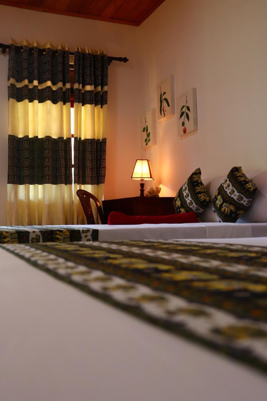 Relax Beach House Tangalle Buitenkant foto