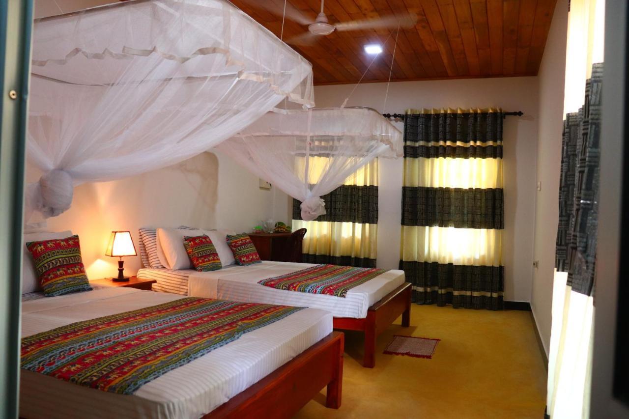 Relax Beach House Tangalle Buitenkant foto